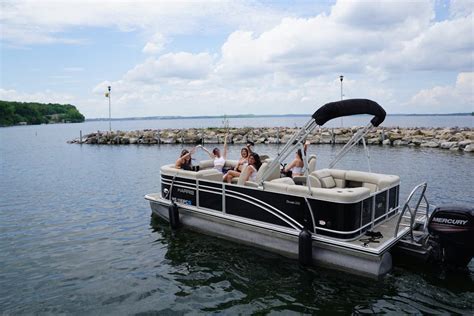 Boat Rentals on Lake Mendota in Madison, WI